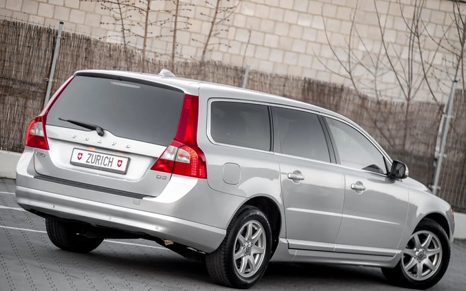 Volvo V70 cena 27900 przebieg: 276326, rok produkcji 2011 z Radom małe 631